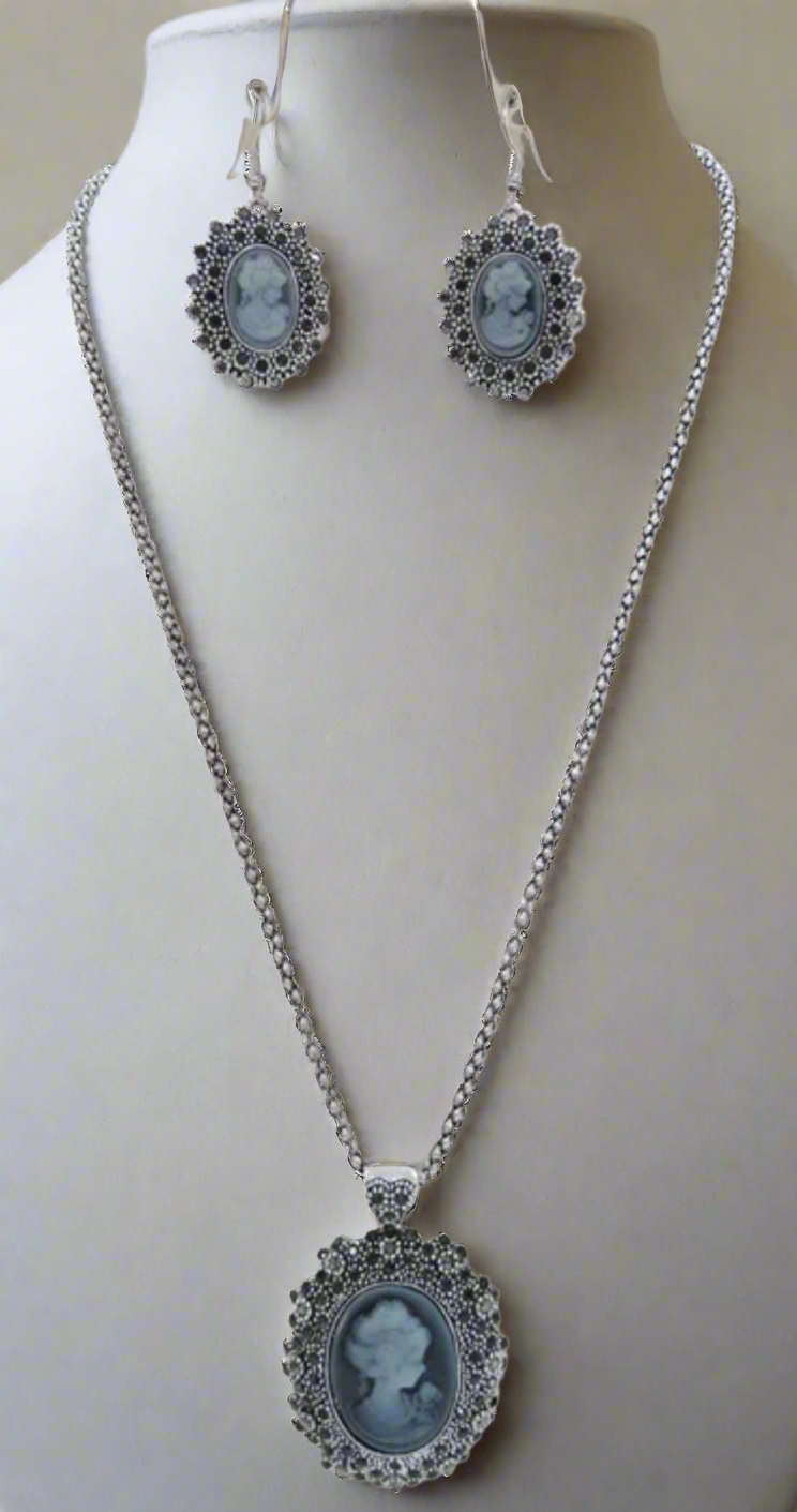 SILVER GREY CAMEO NECKLACE SET