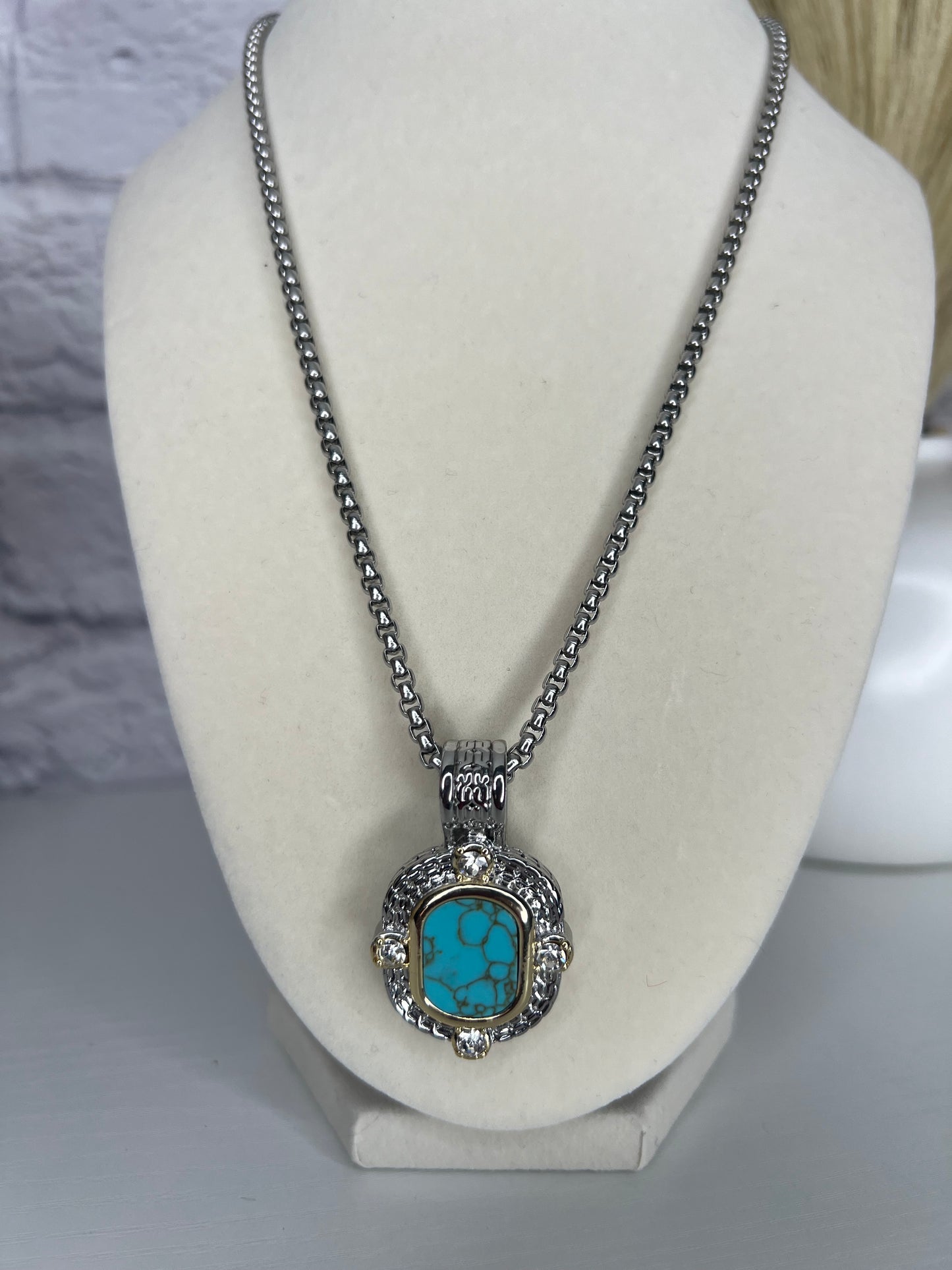 Luxury Turquoise Pendant Necklace