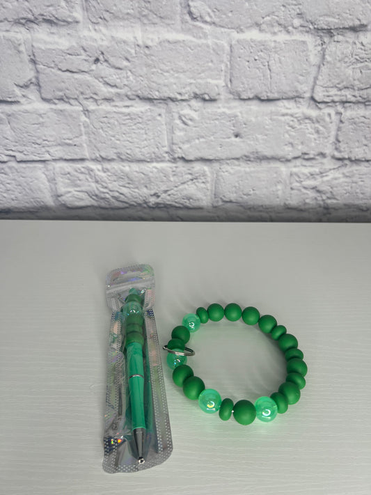 Green Cluster Keychain Wristlet & Pen