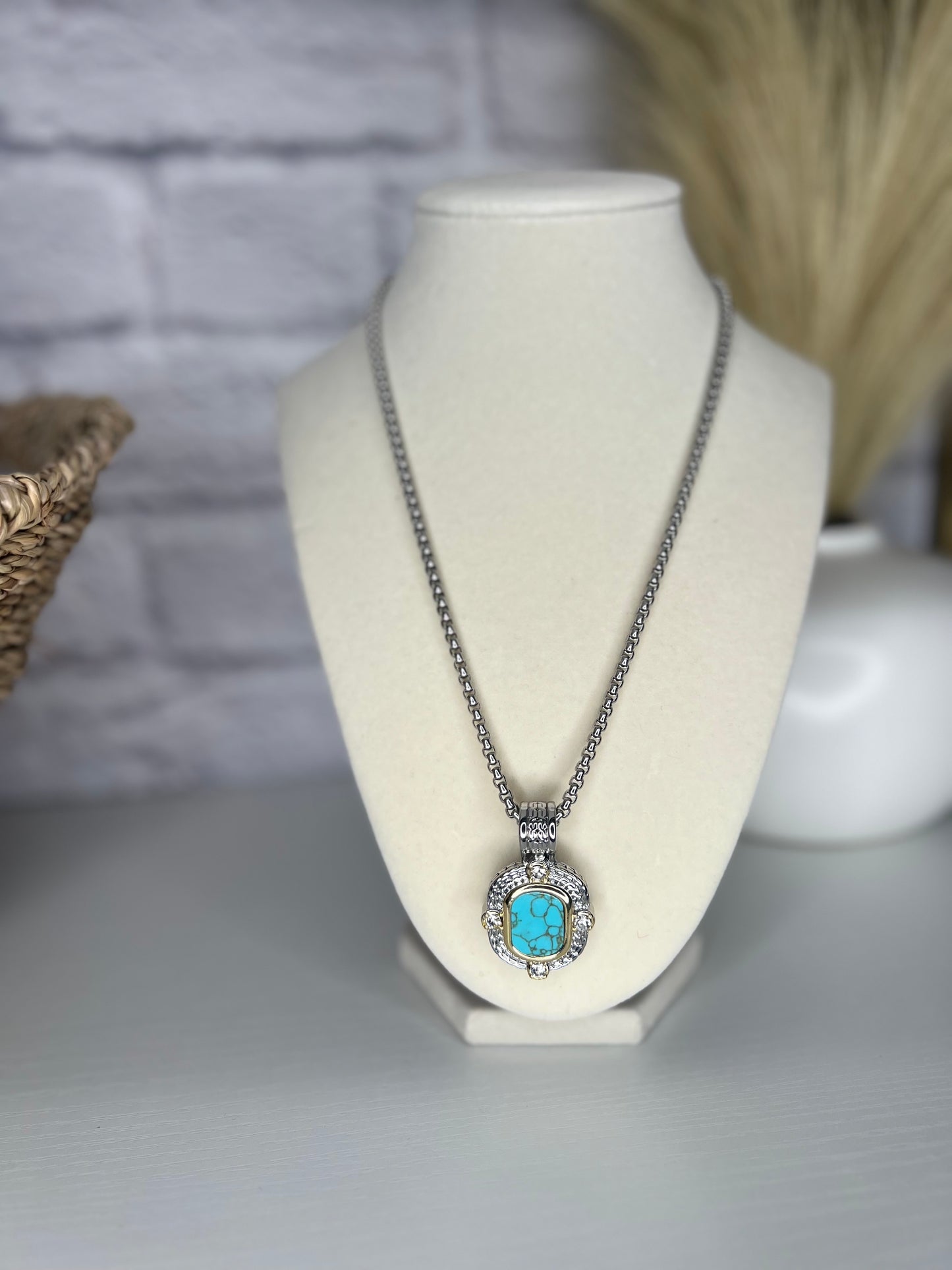 Luxury Turquoise Pendant Necklace